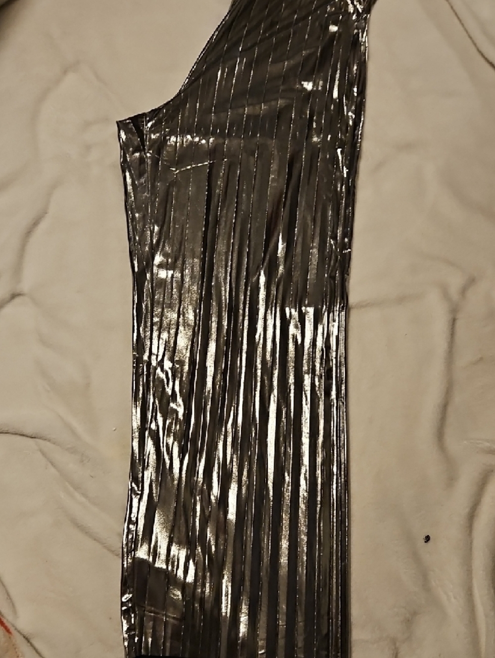 Sincerely Jules Metallic Silver Pleated Pants - Picture 3 of 8
